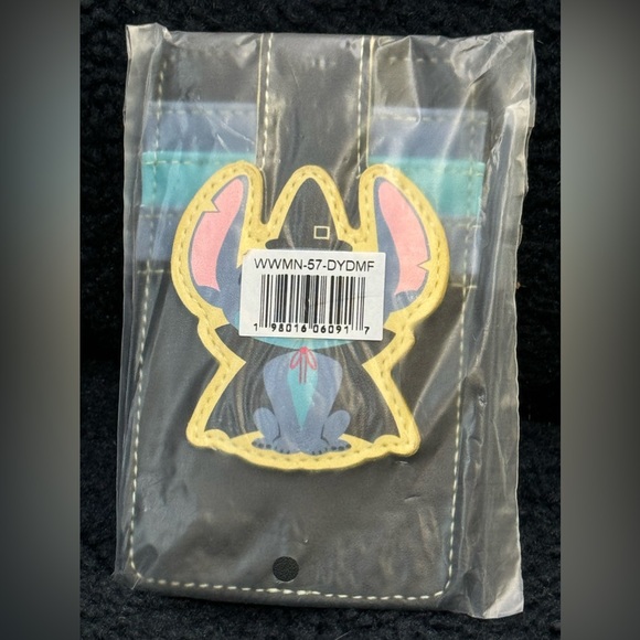 NWT Buckle-Down Disney’s Lilo and Stitch Halloween witch ID cardholder - Picture 3 of 5